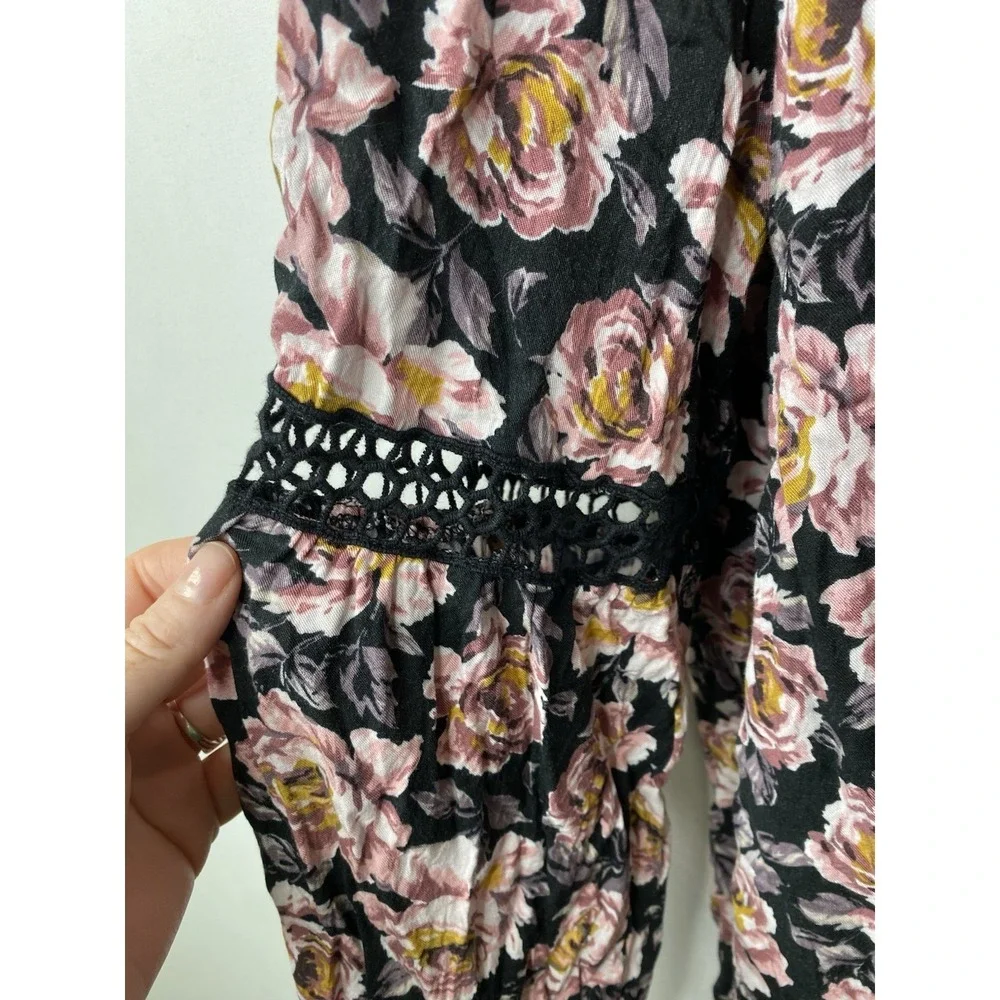 Torrid Womens Dark Floral Shirt Size 2 Dark Romantic Peasant Flowy Coquette Glam - Picture 4 of 13